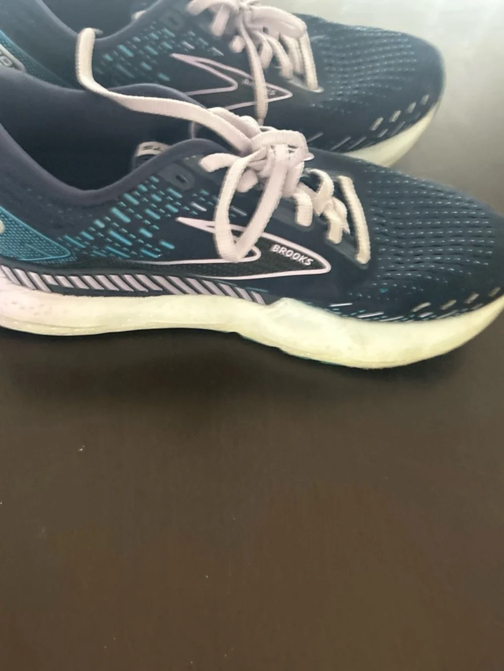 Brooks Women’s Navy and Teal Running Sneakers